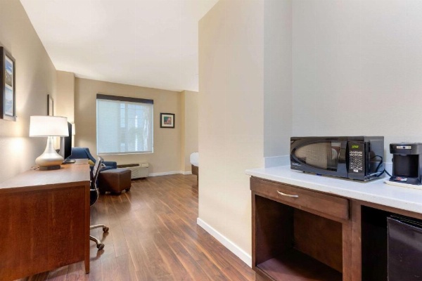 Comfort Inn & Suites Near Ontario Airport image 17