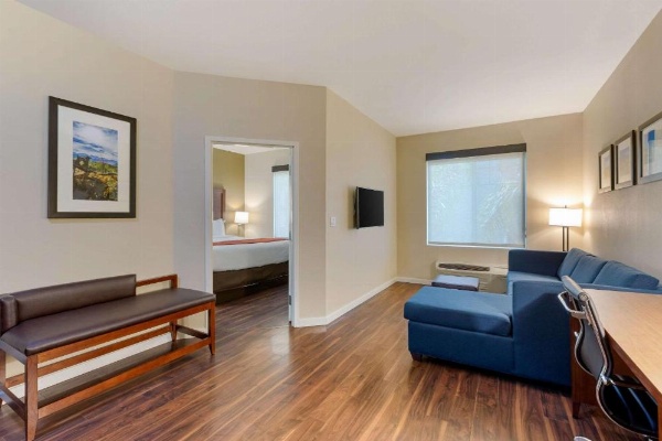 Comfort Inn & Suites Near Ontario Airport image 29