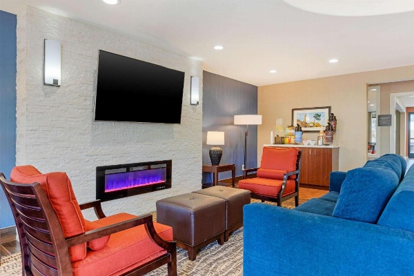 Comfort Inn & Suites Near Ontario Airport image 5