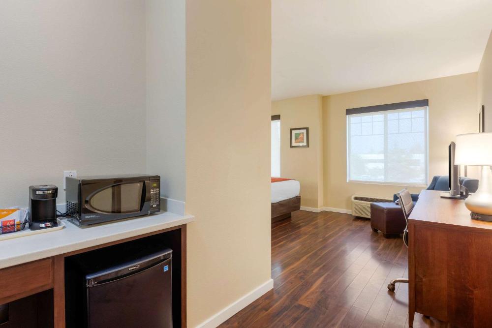 Room image 3