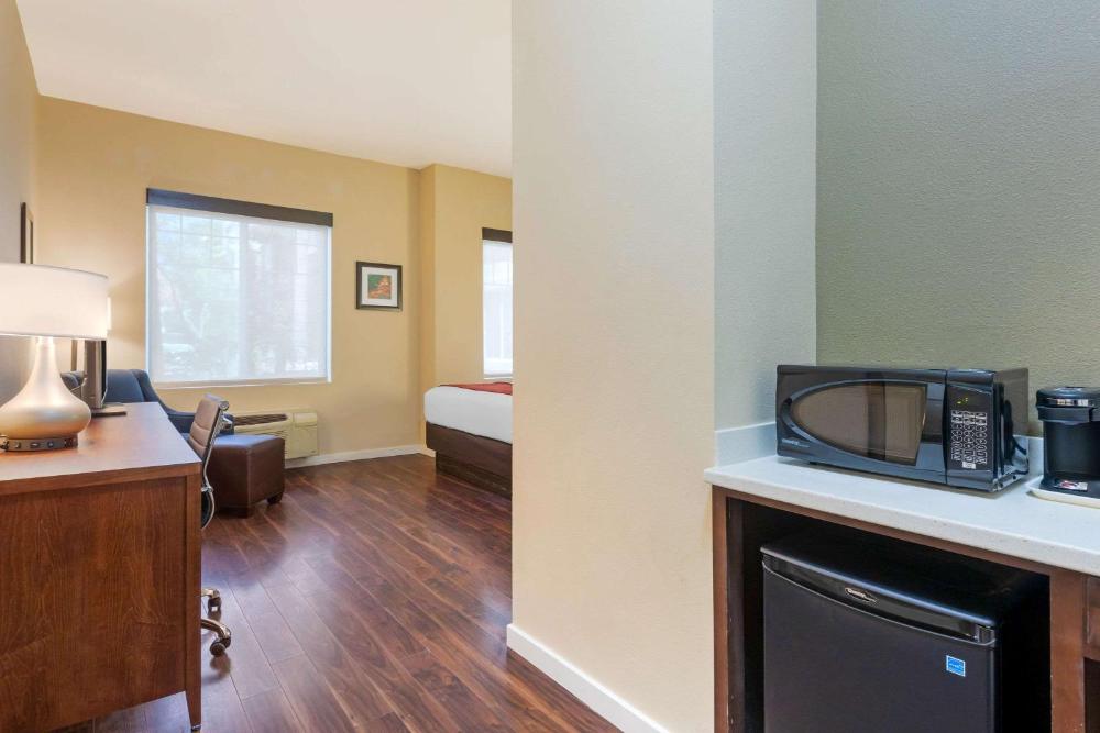 Room image 3